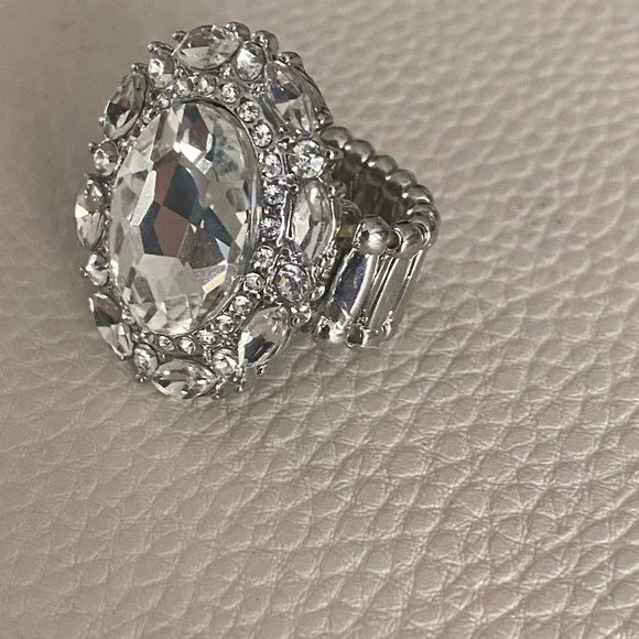 Crystal Halo Oval Cocktail Ring - Clear/Silver - Picture 4 of 5